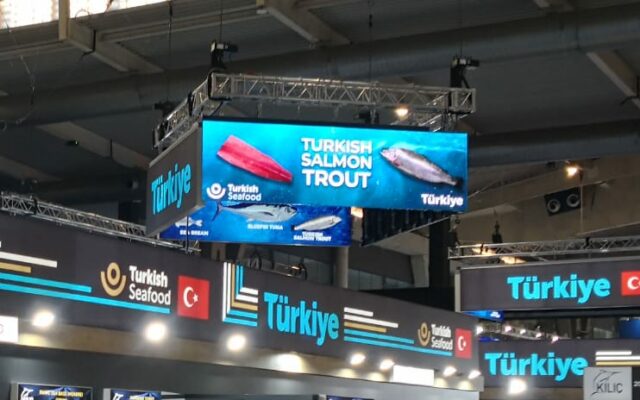 large format led cube screens for events